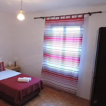 By The Sea Mali זאטון